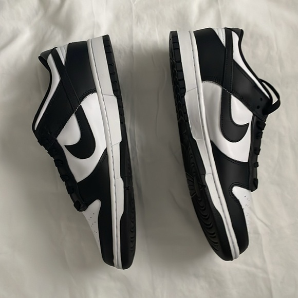 Black and white Nike low tops NWOT - Picture 3 of 8